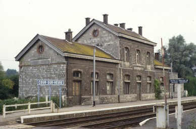 COUR SUR HEURE  85-9471.jpg